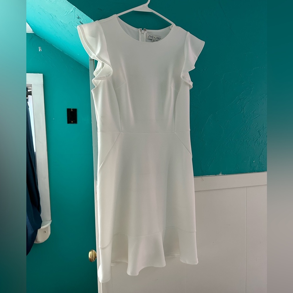 White Dress - size Medium - perfect for bridal events!